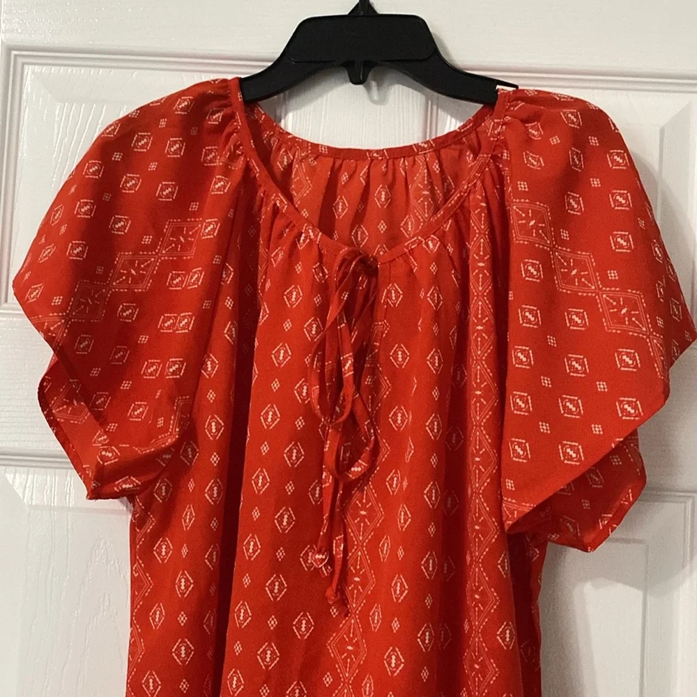 Women’s Red Top - Picture 2 of 2